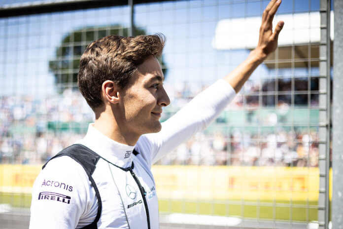 Motor Racing - Formula One World Championship - British Grand Prix - Qualifying Day - Silverstone, England